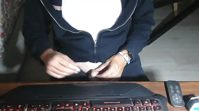 Adri gard online show from 10/10/25, 09:03