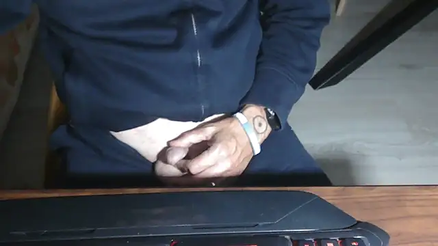 Adri gard online show from 10/13/25, 08:42