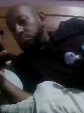 Snapshot of pineda1689 chatting on 12/17/24, 03:49 pineda1689 online show from 12/17/24, 03:49