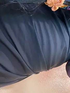 Evelyn Moon online show from 11/19/25, 01:33