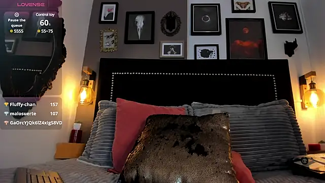 Charlotte  Benett online show from 02/27/25, 07:23