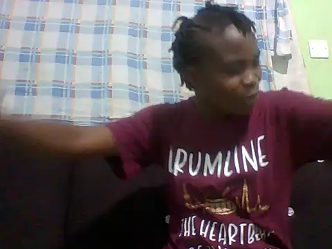 Snapshot of sexxyqueenn22 chatting on 10/07/25, 10:07 sexxyqueenn22 online show from 10/07/25, 10:07