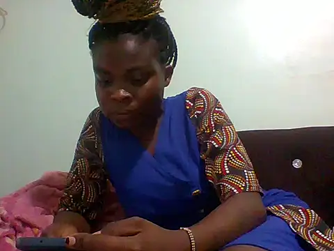 Snapshot of sexxyqueenn22 chatting on 10/20/25, 05:02 sexxyqueenn22 online show from 10/20/25, 05:02