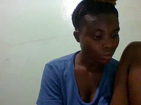 Snapshot of sexxyqueenn22 chatting on 11/16/25, 07:47 sexxyqueenn22 online show from 11/16/25, 07:47