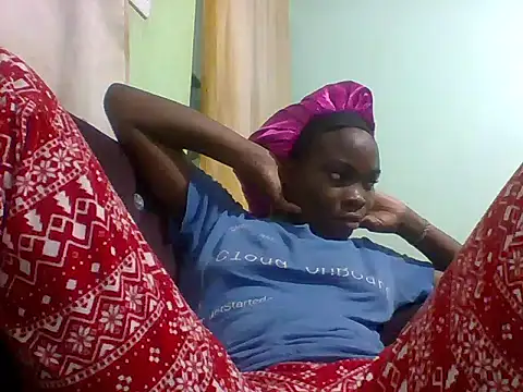 Snapshot of sexxyqueenn22 chatting on 11/17/25, 03:51 sexxyqueenn22 online show from 11/17/25, 03:51