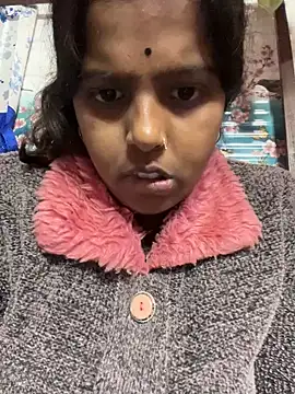 Snapshot of Beauty-queen chatting on 01/02/25, 04:35 Beauty-queen online show from 01/02/25, 04:35