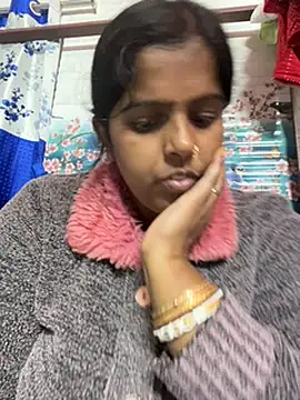 Snapshot of Beauty-queen chatting on 01/04/25, 08:06 Beauty-queen online show from 01/04/25, 08:06
