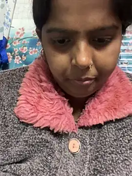 Snapshot of Beauty-queen chatting on 01/04/25, 11:22 Beauty-queen online show from 01/04/25, 11:22