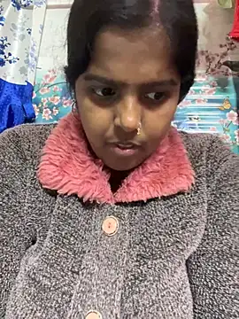Snapshot of Beauty-queen chatting on 01/05/25, 12:31 Beauty-queen online show from 01/05/25, 12:31