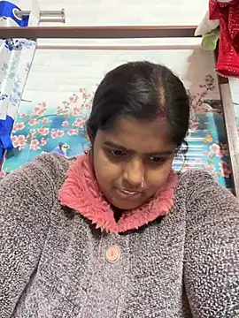 Snapshot of Beauty-queen chatting on 01/08/25, 01:20 Beauty-queen online show from 01/08/25, 01:20