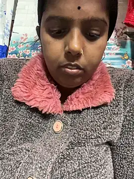 Snapshot of Beauty-queen chatting on 01/10/25, 04:41 Beauty-queen online show from 01/10/25, 04:41