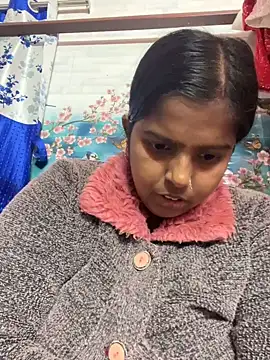 Snapshot of Beauty-queen chatting on 01/11/25, 05:18 Beauty-queen online show from 01/11/25, 05:18