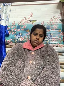 Snapshot of Beauty-queen chatting on 01/15/25, 12:36 Beauty-queen online show from 01/15/25, 12:36