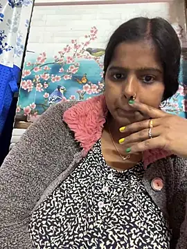 Snapshot of Beauty-queen chatting on 01/17/25, 04:26 Beauty-queen online show from 01/17/25, 04:26