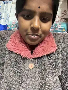 Snapshot of Beauty-queen chatting on 01/20/25, 01:00 Beauty-queen online show from 01/20/25, 01:00
