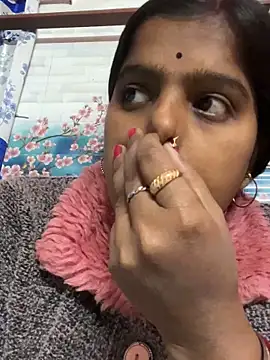 Snapshot of Beauty-queen chatting on 01/25/25, 10:08 Beauty-queen online show from 01/25/25, 10:08