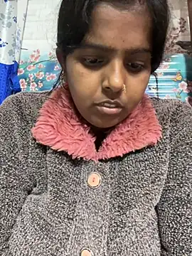 Snapshot of Beauty-queen chatting on 02/02/25, 10:13 Beauty-queen online show from 02/02/25, 10:13