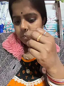 Snapshot of Beauty-queen chatting on 02/09/25, 10:09 Beauty-queen online show from 02/09/25, 10:09
