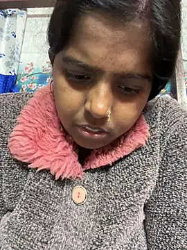 Snapshot of Beauty-queen chatting on 02/11/25, 12:58 Beauty-queen online show from 02/11/25, 12:58