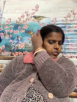 Snapshot of Beauty-queen chatting on 02/12/25, 01:59 Beauty-queen online show from 02/12/25, 01:59