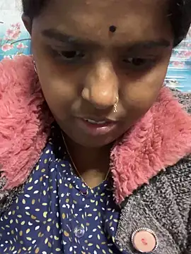 Snapshot of Beauty-queen chatting on 02/18/25, 01:11 Beauty-queen online show from 02/18/25, 01:11