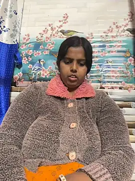 Snapshot of Beauty-queen chatting on 02/19/25, 10:01 Beauty-queen online show from 02/19/25, 10:01