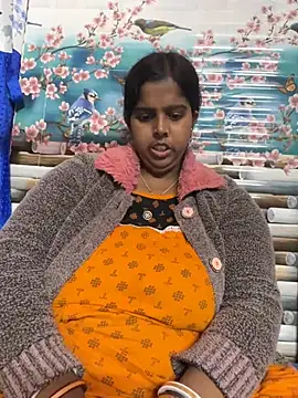 Snapshot of Beauty-queen chatting on 02/19/25, 03:27 Beauty-queen online show from 02/19/25, 03:27