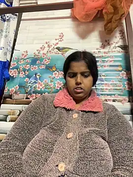 Snapshot of Beauty-queen chatting on 02/24/25, 10:15 Beauty-queen online show from 02/24/25, 10:15