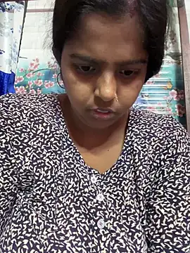 Snapshot of Beauty-queen chatting on 03/05/25, 11:06 Beauty-queen online show from 03/05/25, 11:06