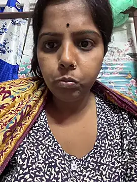 Snapshot of Beauty-queen chatting on 03/09/25, 05:17 Beauty-queen online show from 03/09/25, 05:17