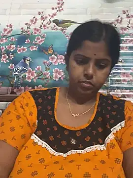 Snapshot of Beauty-queen chatting on 03/12/25, 01:30 Beauty-queen online show from 03/12/25, 01:30