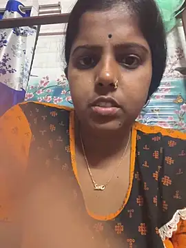 Snapshot of Beauty-queen chatting on 03/12/25, 04:46 Beauty-queen online show from 03/12/25, 04:46