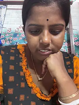 Snapshot of Beauty-queen chatting on 03/15/25, 12:24 Beauty-queen online show from 03/15/25, 12:24