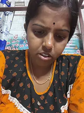 Snapshot of Beauty-queen chatting on 03/17/25, 01:50 Beauty-queen online show from 03/17/25, 01:50