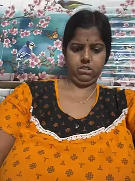 Snapshot of Beauty-queen chatting on 03/17/25, 04:54 Beauty-queen online show from 03/17/25, 04:54