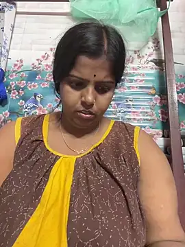 Snapshot of Beauty-queen chatting on 03/19/25, 11:28 Beauty-queen online show from 03/19/25, 11:28