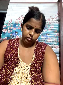 Snapshot of Beauty-queen chatting on 09/10/25, 01:22 Beauty-queen online show from 09/10/25, 01:22