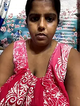 Snapshot of Beauty-queen chatting on 09/11/25, 01:44 Beauty-queen online show from 09/11/25, 01:44