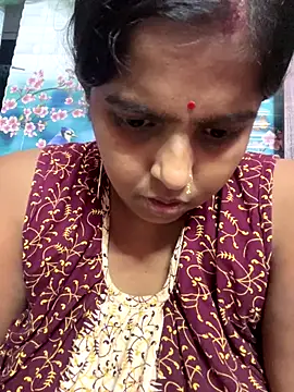 Snapshot of Beauty-queen chatting on 09/17/25, 10:50 Beauty-queen online show from 09/17/25, 10:50