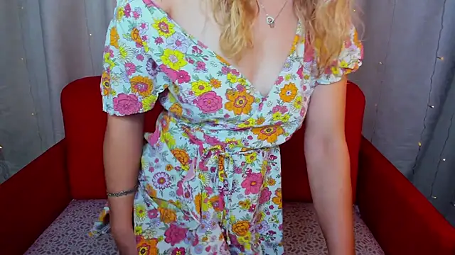 Snapshot of Milka_Blond chatting on 10/04/25, 01:14 Milka Blond online show from 10/04/25, 01:14