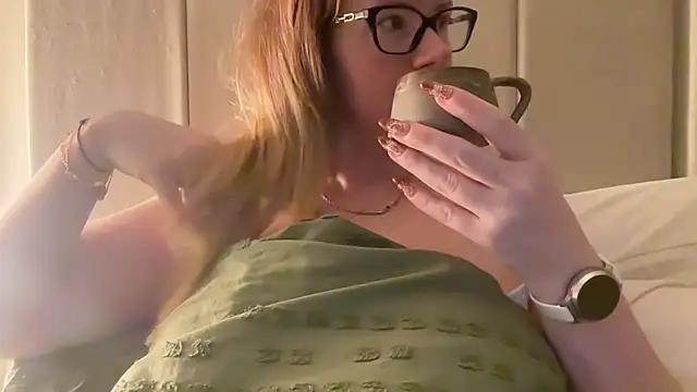 Snapshot of redheadrosie69 chatting on 11/07/25, 05:51 redheadrosie69 online show from 11/07/25, 05:51