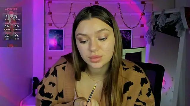 Josephine Kiss online show from 12/10/24, 11:19