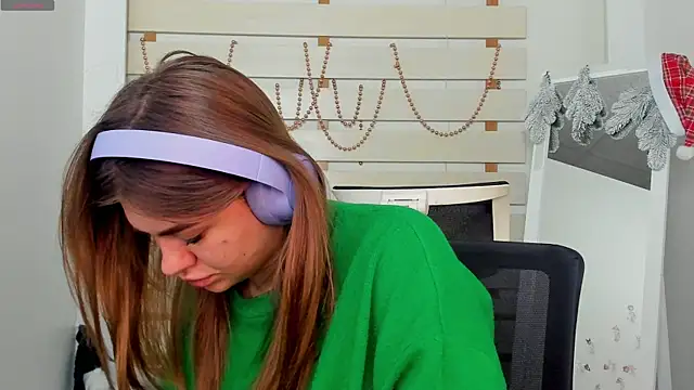 Josephine Kiss online show from 12/20/24, 01:33