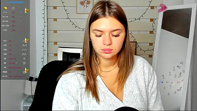 Josephine Kiss online show from 10/22/25, 12:16