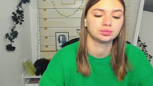 Josephine Kiss online show from 11/11/25, 07:19