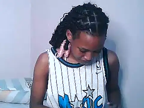 Snapshot of Sweet_Vinkah chatting on 01/13/25, 09:20 Sweet Vinkah online show from 01/13/25, 09:20