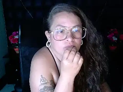 Snapshot of SaraThomso chatting on 12/29/24, 09:06 SaraThomso online show from 12/29/24, 09:06