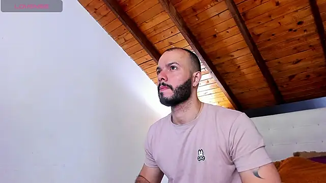 Snapshot of Tom_Bailey chatting on 09/21/25, 12:18 Tom Bailey online show from 09/21/25, 12:18