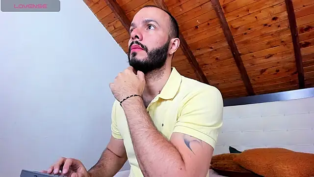 Snapshot of Tom_Bailey chatting on 09/28/25, 12:21 Tom Bailey online show from 09/28/25, 12:21