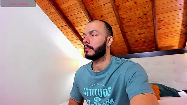 Snapshot of Tom_Bailey chatting on 09/30/25, 12:10 Tom Bailey online show from 09/30/25, 12:10